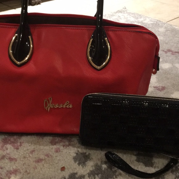 Combo Deal Vessla Red Leather Bag & Patent Wallet - Picture 2 of 16
